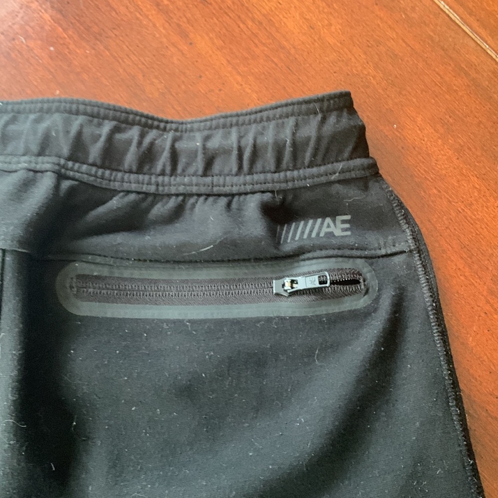AE athletic men’s shorts - Picture 3 of 4